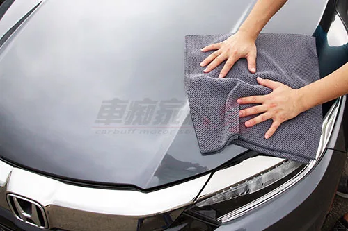 洗車打蠟-使用工具或手工下蠟