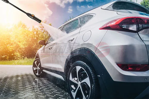 洗車-沖洗車體外觀