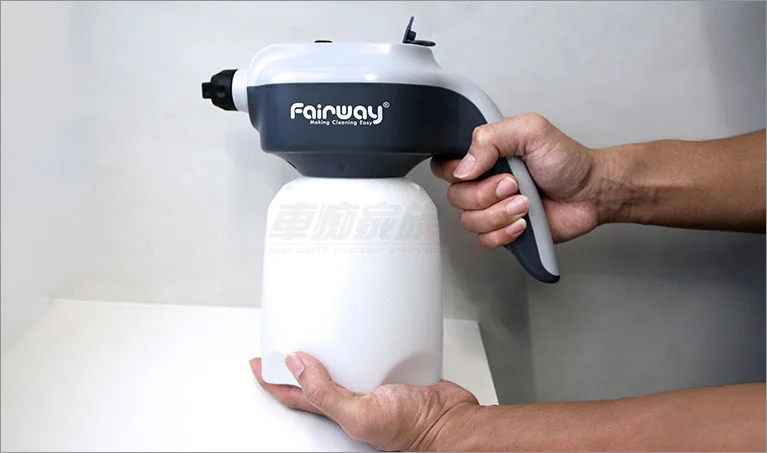 Fairway 無線電動泡沫噴壺-安裝噴瓶2