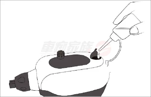 Fairway 無線電動泡沫噴壺-清潔綁養-充電孔保養