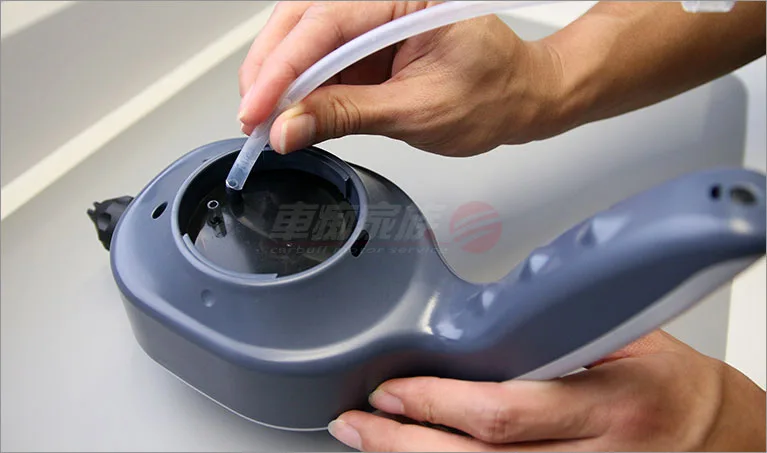 Fairway 無線電動泡沫噴壺-安裝吸水管2