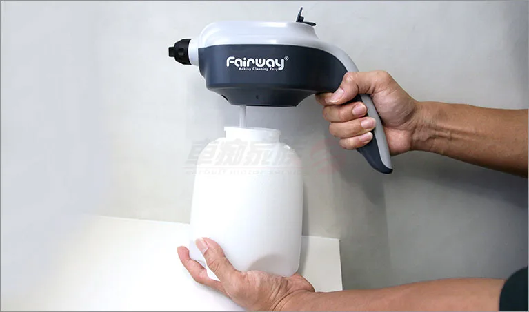 Fairway 無線電動泡沫噴壺-安裝噴瓶1